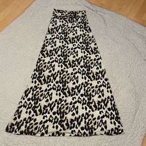 Nicely fit leopard print skirts! Barely Worn!